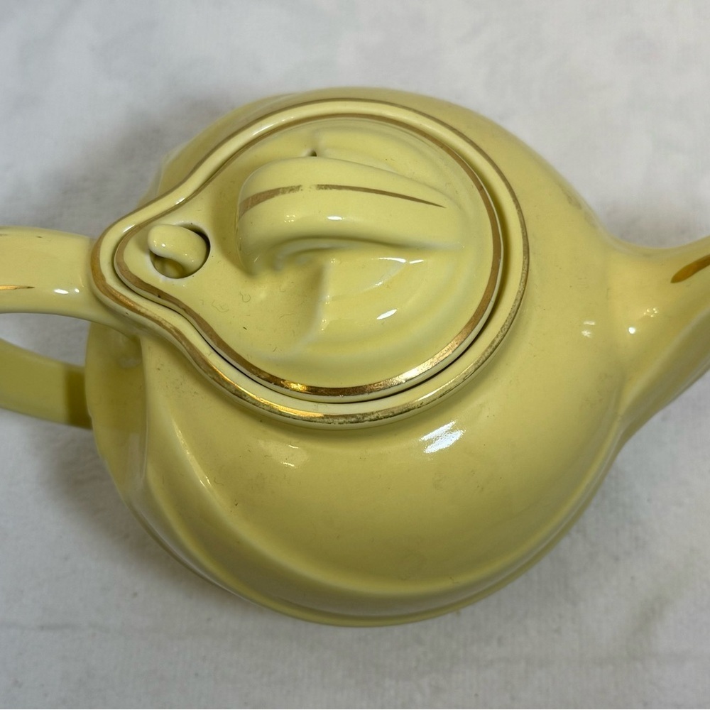 1930s Hall Canary Yellow Teapot Art Deco Hook In Lid, Tea Lover USA 0799 - Picture 2 of 9